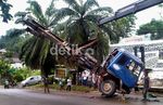 Truk Tangki Solar Terguling di Samarinda