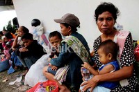 Pengungsi berkumpul di Sekolah Polisi Negara (SPN) Kemiling.