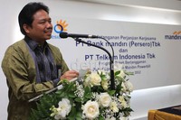 Direktur Consumer PT Telkom Indonesia Sukardi Silalahi memberikan kata sambutan.