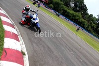 Lorenzo mengaku menyenangi motor-motor besar. Namun, khusus untuk di Indonesia, ia mengakui bahwa Yamaha Jupiter Z1 adalah yang paling nyaman.