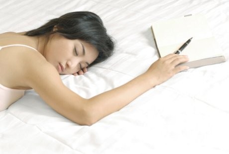 Bikin Jurnal Tidur, Cara Jitu Sembuhkan Penyakit Susah Merem