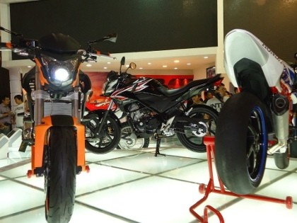 Ini 2 Gaya Modifikasi Honda CB150R StreetFire