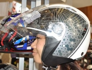 Mari Berburu Helm Murah di Senayan