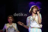 Dengan membawakan lagu Volume Up keempat wanita cantik dan seksi ini akhirnya memecah teriakan dari para penggemarnya.