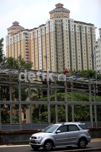 Koridor 12 melayani jalur Tanjung Priok-Pluit.