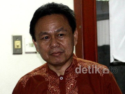 Mantan Sesmenpora Bersaksi untuk Angie