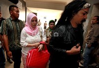 Limbad dan Bernazir tiba di Mapolda Motro Jaya sekitar pukul 11.50 WIB.