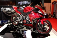 Motor V-Ixion yang telah dimodifikasi tersebut dipajang di booth Yamaha. Untuk mesinnya, motor tersebut masih menggunakan mesin 149,8 cc yang dikawinkan dengan sistem 5 percepatan manual.