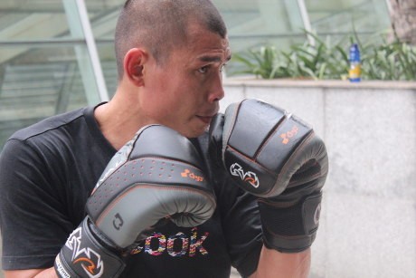 Fokus Pertahankan Gelar, Chris John Waspadai Counter Piriyapinyo