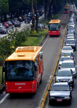 Rencana Jokowi Tambah 450 Bus TransJ Disebut Ilegal