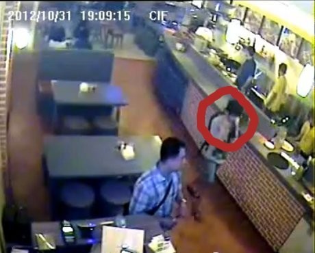 Beraksi di Restoran Kemang, Pencuri Tertangkap CCTV