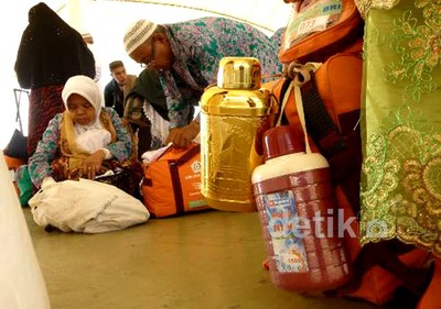 Sweeping Bagasi Haji di Bandara Jeddah