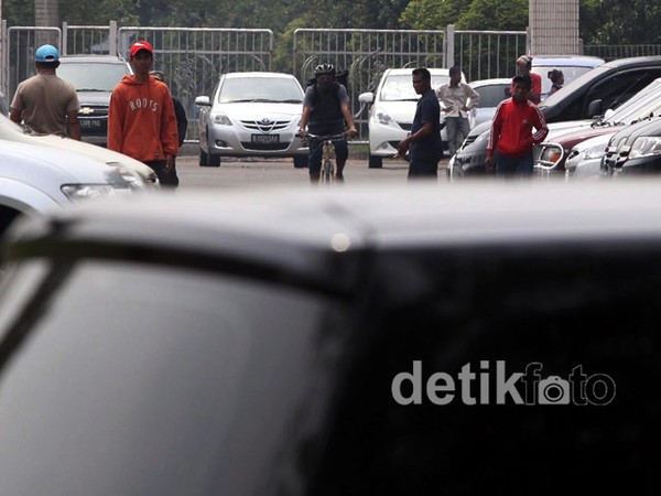 Pengunjung JCC Keluhkan Pungutan Parkir Liar