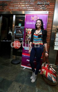 Gaya casual ala Nadine Alexandra.