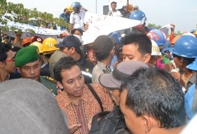 Blokade Dibuka Setelah PLTU Penuhi Tuntutan Warga