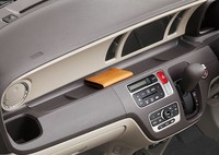 Interior Honda N-ONE, Honda menjamin kenyamanan dalam mobil kecil. (dok Honda)