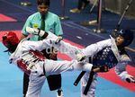 Atlet Taekwondo Adu Ketangkasan di YUTI Cup I