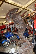 Alien dari Suku Cadang Bekas