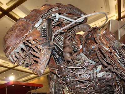 Alien dari Suku Cadang Bekas