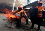 Warga Angke Siap Padamkan Si Jago Merah
