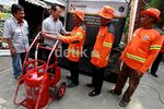 Warga Angke Siap Padamkan Si Jago Merah