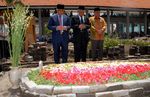 Hatta Rajasa Ziarah ke Makam Gus Dur