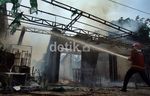 Toko Mebel di Cisauk Ludes Terbakar