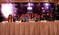 Girlband yang beranggotakan Yubin, Ye Eun, Sun Ye, Sohee dan Lim mengaku menyiapkan banyak lagu untuk penampilan keduanya di Indonesia. (Witanto Prasetyo).