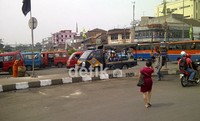 Mobil Satpol PP masih stand by.