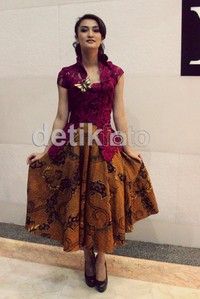 Atiqah cantik berkebaya. Gus Mun/detikHOT.