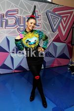 Oxcerila Paryana Bergaya ala Sandara Park 2NE1