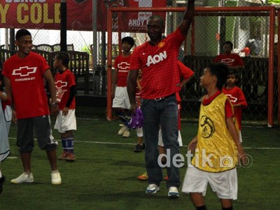 Berlatih Bersama Andy Cole