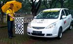 77 Mobil Proton Konvoi ke Pantai Carita