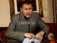 Menurut Warsito, kliennya siap menghadap Badan Kehormatan DPR untuk melakukan pemeriksaan, dan jika hasil dari pemeriksaan itu tidak terbukti akan segera dilayangkan gugatan atas menteri BUMN Dahlan Iskan. Ramses/detikcom.