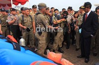Jokowi menyampaikan optimisme bahwa personel yang ada sudah mencukupi untuk mengantisipasi banjir.