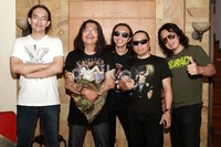 Dalam waktu dekat ini, Power Slaves akan melakoni syuting video klip untuk lagu Ku Tunggu. Mereka juga mengaku tengah disibukkan dengan manggung di berbagai acara off air.