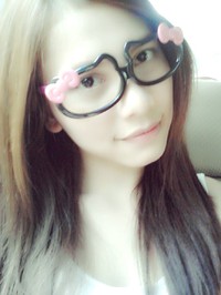 Oky juga merupakan personel Bexxa, girlband pendatang baru.