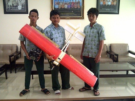 Hebat! Siswa Asal Sidoarjo Juarai Kontes Robotik Pesawat Tanpa Awak