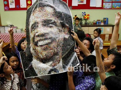 Sorak-sorai Dukungan Siswa SD untuk Obama
