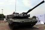 Tank Leopard Curi Perhatian Pengunjung Indo Defence