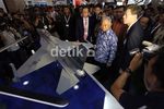 Peralatan Militer Dipamerkan di Indo Defence 2012
