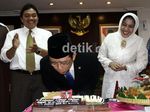 Genap Berusia 57 Tahun, Marzuki Alie Tiup Lilin
