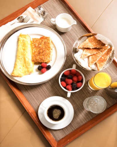 Pusing dan Nyeri Jelang Menstruasi? Ikuti Trik Makan Ini!