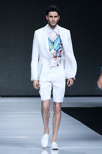 Lie Sang Bong Indonesia Today, The World Tomorrow. Jakarta Fashion Week 2013 at Plaza Senayan. Jakarta. [Foto: Mohammad Abduh/Wolipop]