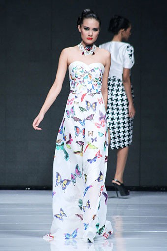 Lie Sang Bong Indonesia Today, The World Tomorrow. Jakarta Fashion Week 2013 at Plaza Senayan. Jakarta. [Foto: Mohammad Abduh/Wolipop]