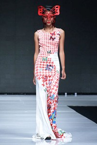 Lie Sang Bong Indonesia Today, The World Tomorrow. Jakarta Fashion Week 2013 at Plaza Senayan. Jakarta. [Foto: Mohammad Abduh/Wolipop]