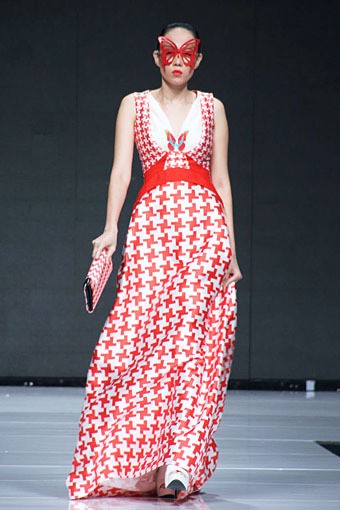 Lie Sang Bong Indonesia Today, The World Tomorrow. Jakarta Fashion Week 2013 at Plaza Senayan. Jakarta. [Foto: Mohammad Abduh/Wolipop]