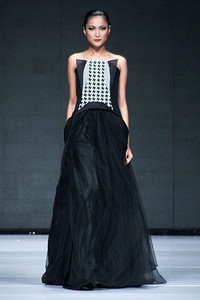 Lie Sang Bong Indonesia Today, The World Tomorrow. Jakarta Fashion Week 2013 at Plaza Senayan. Jakarta. [Foto: Mohammad Abduh/Wolipop]