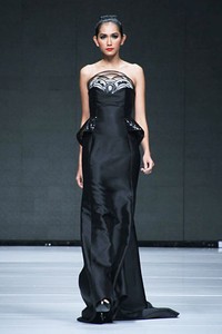 Lie Sang Bong Indonesia Today, The World Tomorrow. Jakarta Fashion Week 2013 at Plaza Senayan. Jakarta. [Foto: Mohammad Abduh/Wolipop]