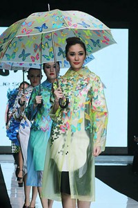 Lie Sang Bong Indonesia Today, The World Tomorrow. Jakarta Fashion Week 2013 at Plaza Senayan. Jakarta. [Foto: Mohammad Abduh/Wolipop]